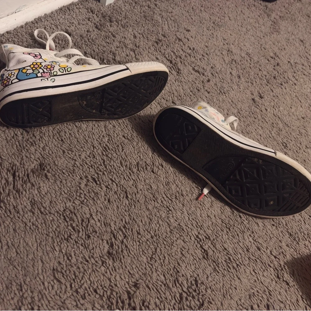 Converse x Hello Kitty Chuck Taylor‎ High Top Sneakers Kids Size 3 Floral
